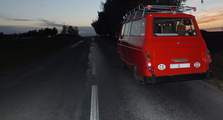 Škoda 1203 minibus na namrzlé asfaltce